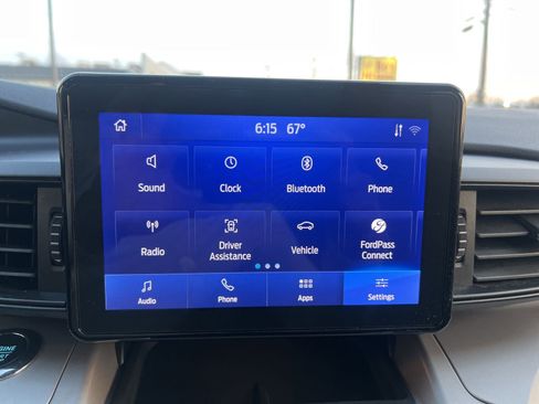 Used 2023 Ford Explorer XLT AWD/4WD image 15