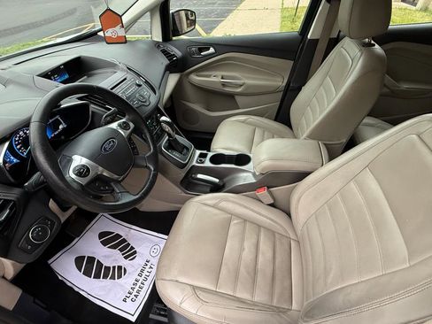 Used 2017 Ford C-MAX Energi SE w/ Equipment Group 402A FWD image 9