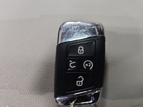 Used 2023 Volkswagen Atlas SEL AWD/4WD image 36