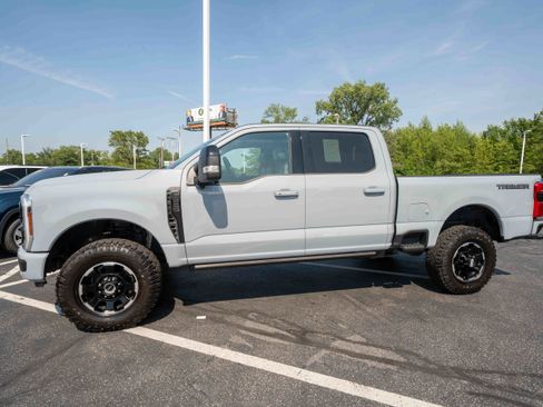 Used 2025 Ford F250 Lariat w/ Lariat Ultimate Package AWD/4WD image 3