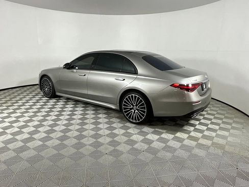 Used 2023 Mercedes-Benz S 500 4MATIC image 3