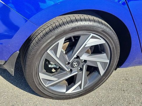 Certified 2025 Hyundai Elantra SEL FWD image 27