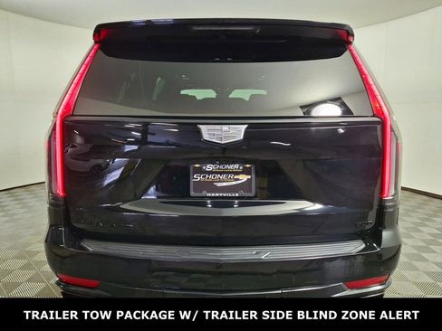 Used 2023 Cadillac Escalade ESV Sport w/ LPO, ONYX Package image 4