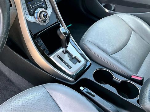 Used 2013 Hyundai Elantra Limited FWD image 15