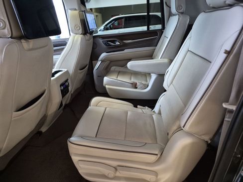 Used 2021 GMC Yukon XL Denali AWD/4WD image 4