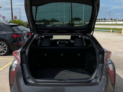 Used 2017 Toyota Prius Four FWD image 11