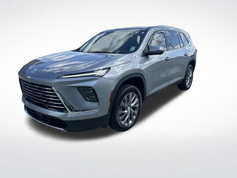 Used 2025 Buick Enclave Preferred FWD image 4