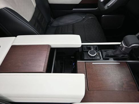 Used 2022 Toyota Tundra Capstone AWD/4WD image 28
