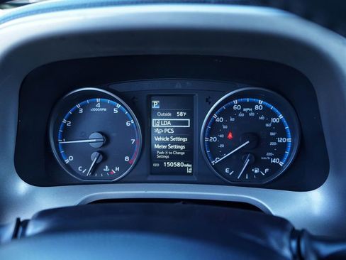 Used 2018 Toyota RAV4 XLE image 5