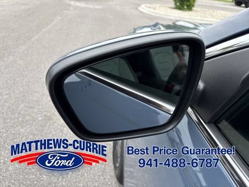 Certified 2024 Ford Escape SE w/ PHEV Premium Package FWD image 8