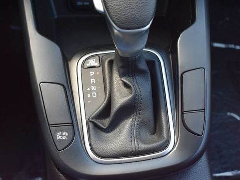 Used 2025 Kia Soul LX FWD image 27