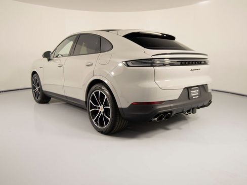 New 2026 Porsche Cayenne S image 3
