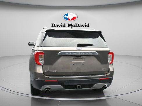 Used 2021 Ford Explorer Limited w/ Equipment Group 301A image 7