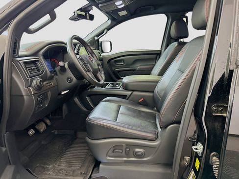 Used 2024 Nissan Titan PRO-4X w/ Pro-4x Convenience Package image 13