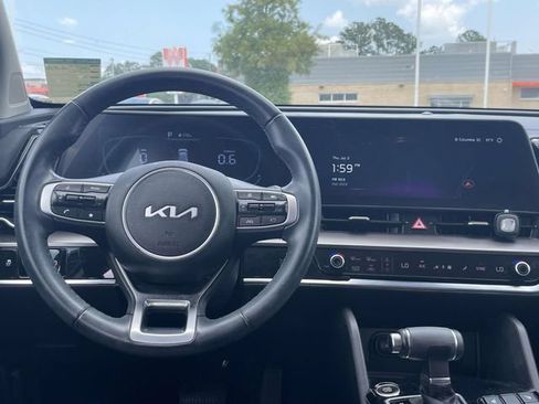 Used 2024 Kia Sportage EX FWD image 12