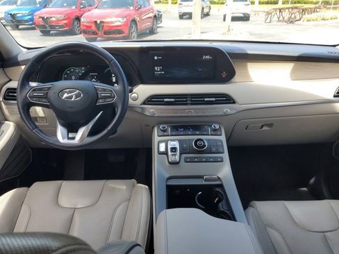 Used 2022 Hyundai Palisade Limited FWD image 13