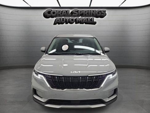 Used 2024 Kia Carnival EX FWD image 2