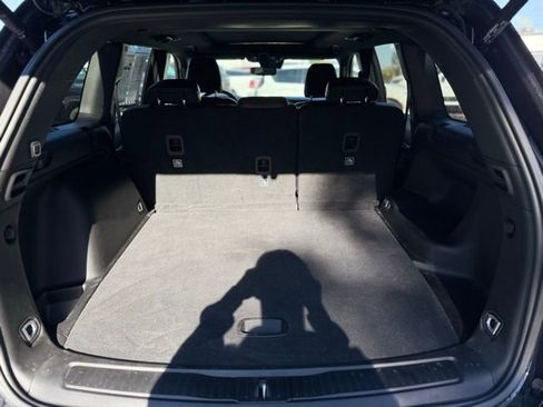 Used 2022 Jeep Grand Cherokee Altitude image 10