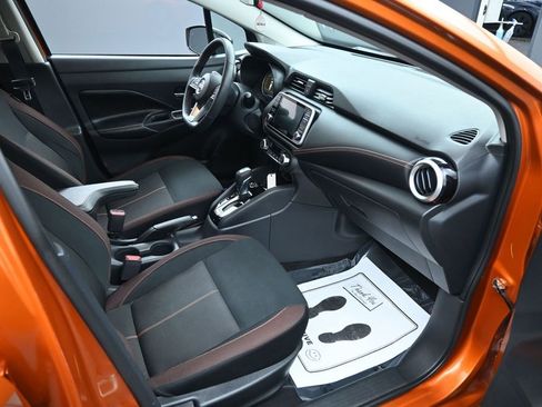 Used 2022 Nissan Versa SR w/ Convenience Package image 29