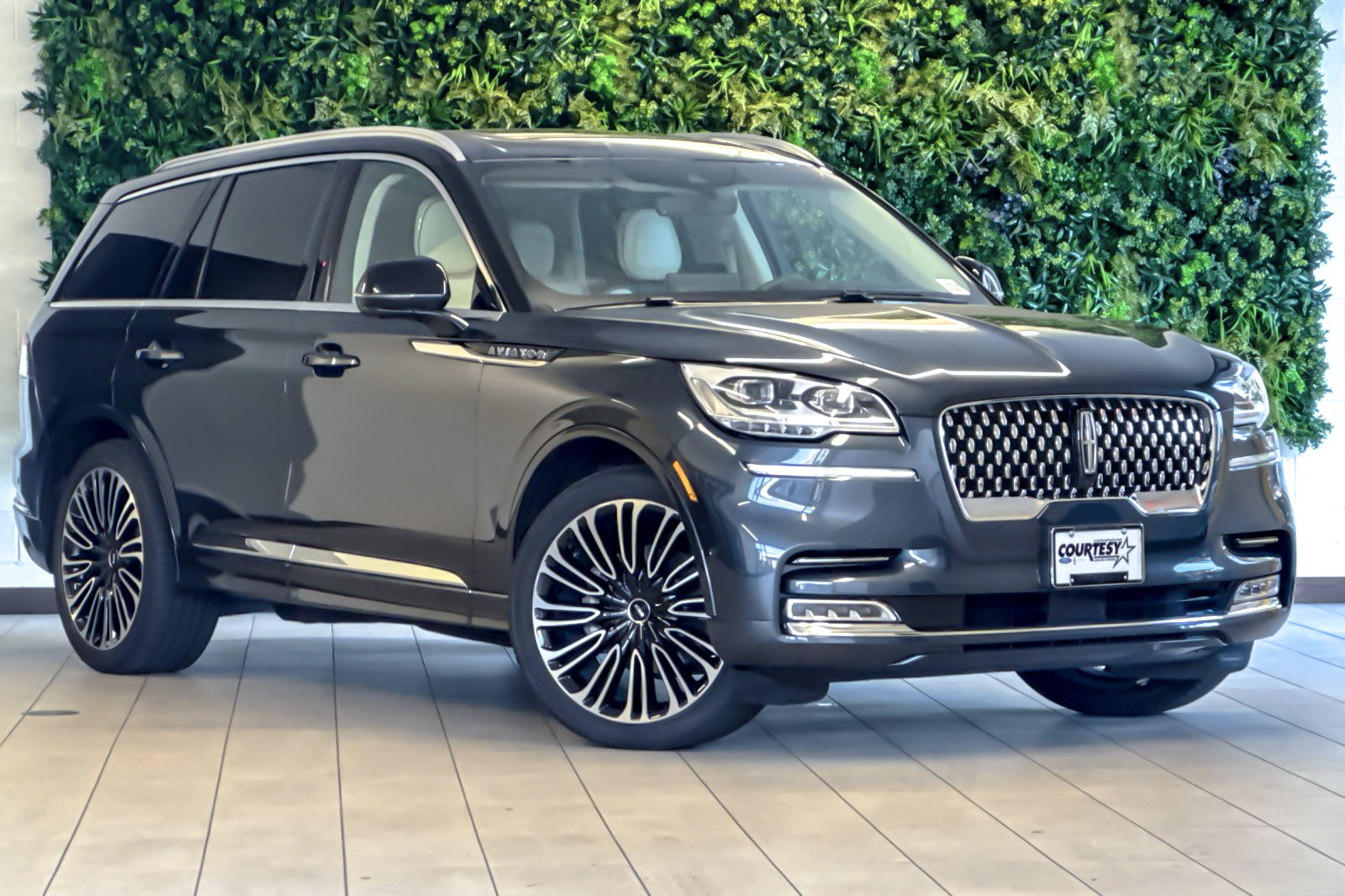 Certified 2023 Lincoln Aviator Black Label w/ Dynamic Handling Package AWD/4WD image 2