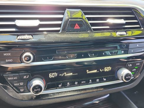 Used 2018 BMW 530i xDrive image 36