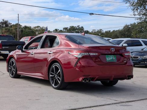 Used 2018 Toyota Camry XSE image 2