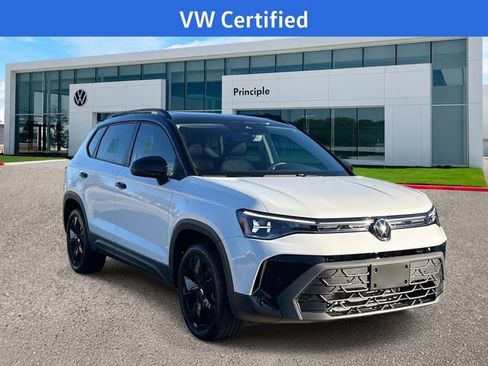 Used 2026 Volkswagen Taos SE image 3