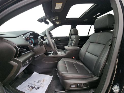 Used 2023 Chevrolet Traverse RS image 9