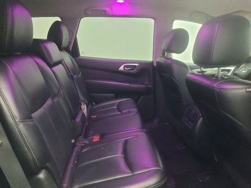 Used 2017 Nissan Pathfinder SL w/ SL Tech Package FWD image 19