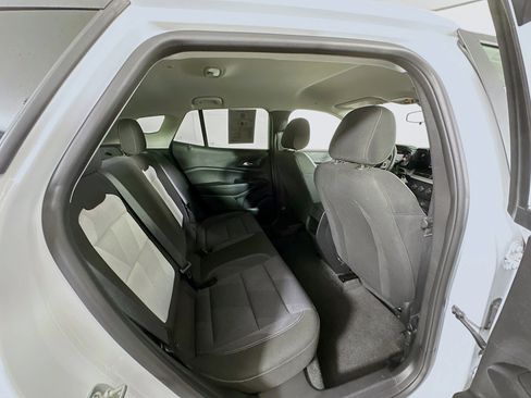 Used 2025 Chevrolet Trax LS image 29