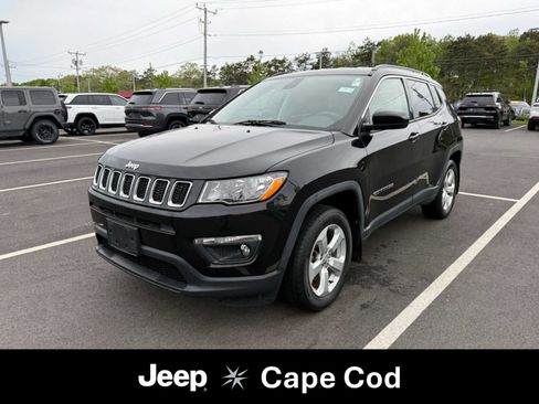 Used 2018 Jeep Compass Latitude w/ Popular Equipment Group AWD/4WD image 1