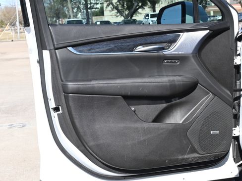 Used 2023 Cadillac XT5 Premium Luxury image 18