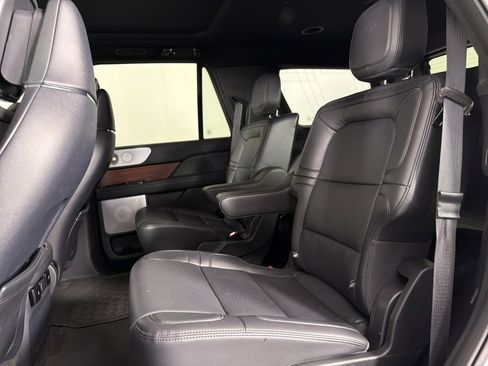 Used 2024 Lincoln Navigator Reserve image 23