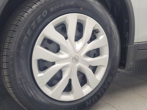 Used 2016 Nissan Rogue S AWD/4WD image 31