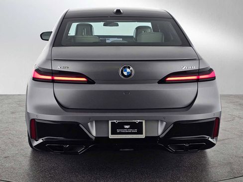 Used 2023 BMW 760i xDrive AWD/4WD image 6