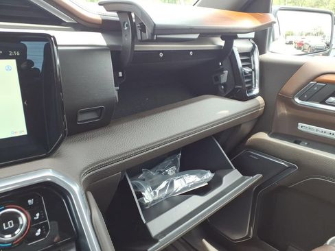 Used 2022 GMC Sierra 1500 Denali RWD image 32