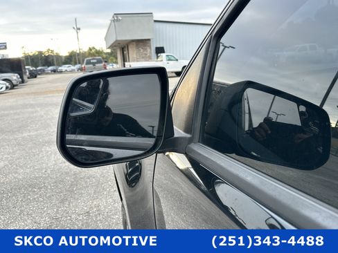 Used 2021 Chevrolet Colorado LT w/ Fleet Safety Package image 10