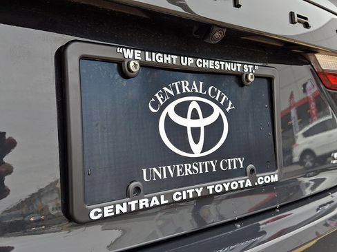 Used 2025 Toyota Camry SE w/ Convenience Package image 32