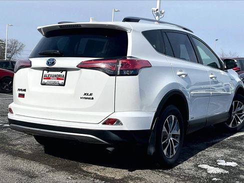Used 2017 Toyota RAV4 XLE image 12