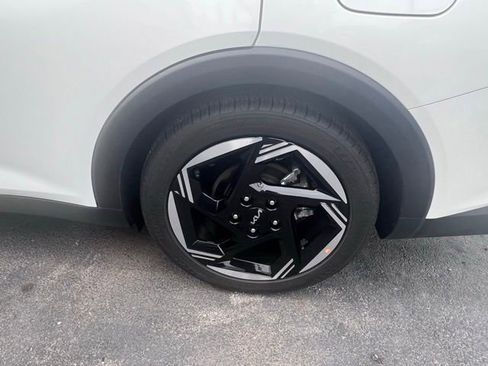 Certified 2025 Kia K4 EX FWD image 7