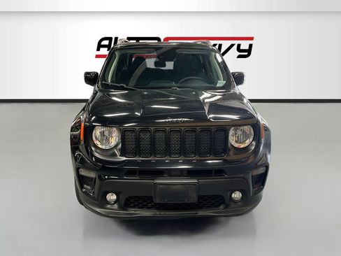 Used 2023 Jeep Renegade Altitude w/ Sun/Sound Group AWD/4WD image 2