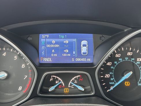 Used 2014 Ford Focus SE w/ SE Winter Package image 13