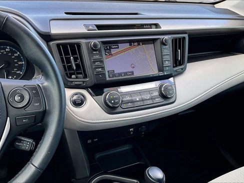 Used 2018 Toyota RAV4 XLE FWD image 7