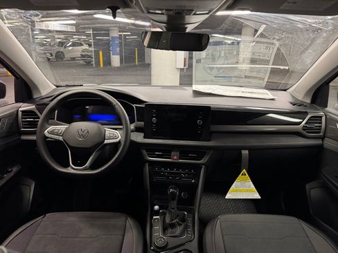 New 2026 Volkswagen Taos SE AWD/4WD image 7