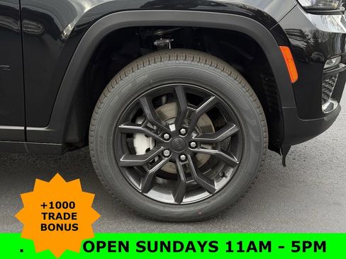 New 2025 Jeep Grand Cherokee Limited image 9