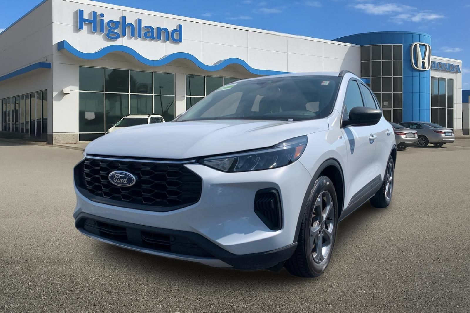 Used 2025 Ford Escape ST-Line FWD image 1