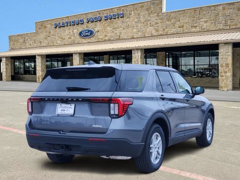 New 2026 Ford Explorer Active RWD image 5