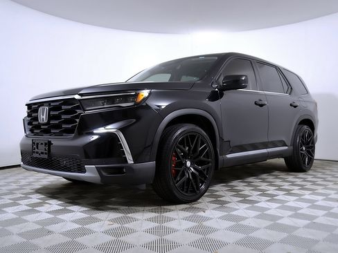 Used 2025 Honda Pilot EX-L image 3