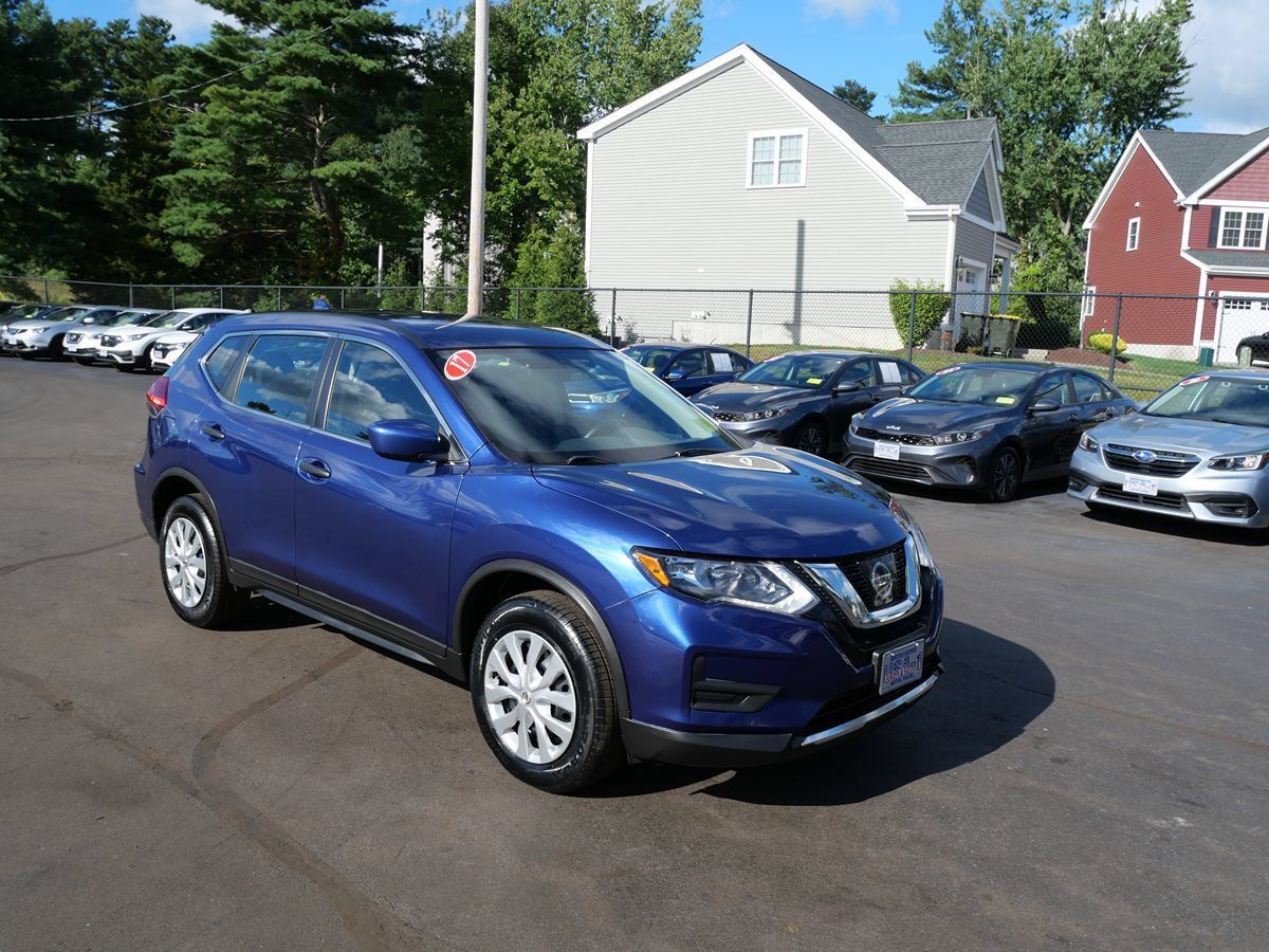 Used 2017 Nissan Rogue S AWD/4WD image 2