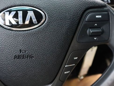 Used 2017 Kia Forte LX image 24